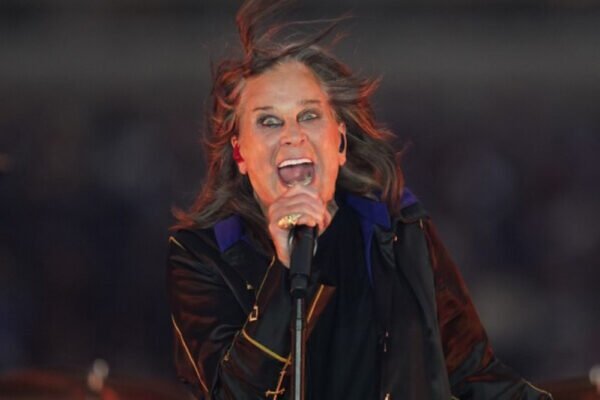 Muere Ozzy Osbourne, vocalista de Black Sabbath, días después de su retiro de los escenarios